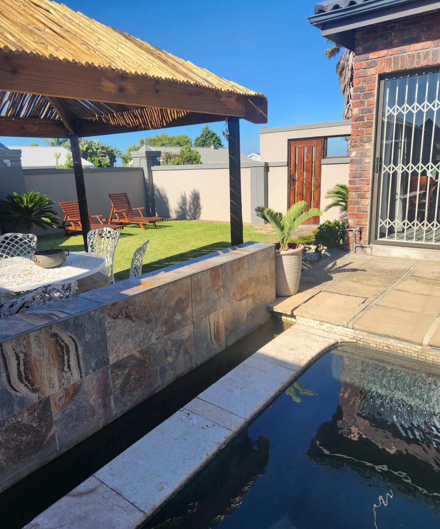 The Wooden Leg Guesthouse Kleinmond Exterior foto